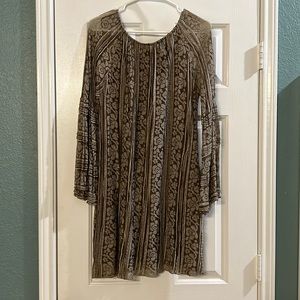 Great for a night out. Throw on this dress, some boots and you’re ready to go!